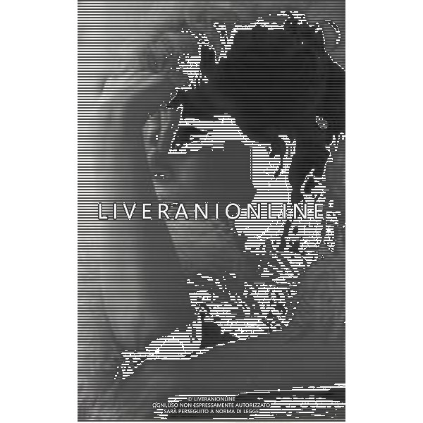 RETROSPETTIVA ORNELLA VANONI CANTANTE NELLA FOTO ORNELLA VANONI A NEW YORK NELL\'ANNO 1963 AG ALDO LIVERANI SAS