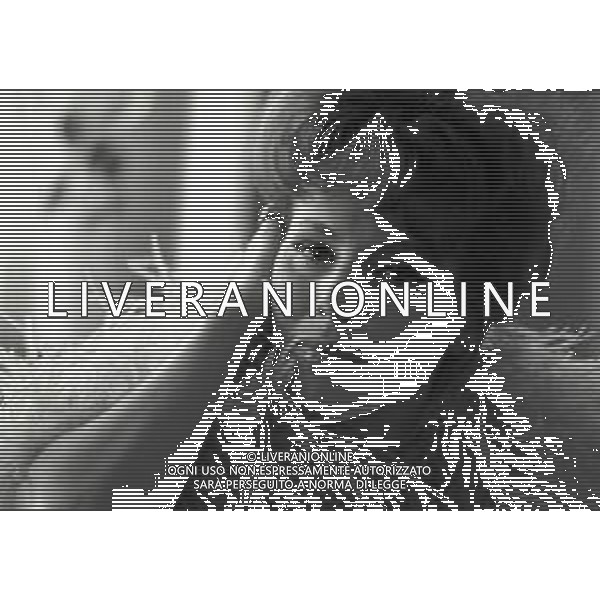 RETROSPETTIVA ORNELLA VANONI CANTANTE NELLA FOTO ORNELLA VANONI A NEW YORK NELL\'ANNO 1963 AG ALDO LIVERANI SAS