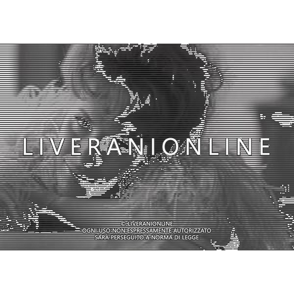 RETROSPETTIVA ORNELLA VANONI CANTANTE NELLA FOTO ORNELLA VANONI A NEW YORK NELL\'ANNO 1963 AG ALDO LIVERANI SAS