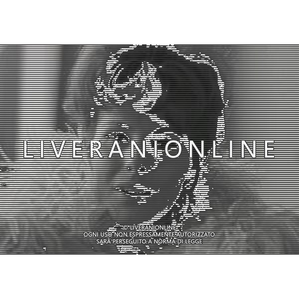 RETROSPETTIVA ORNELLA VANONI CANTANTE NELLA FOTO ORNELLA VANONI A NEW YORK NELL\'ANNO 1963 AG ALDO LIVERANI SAS