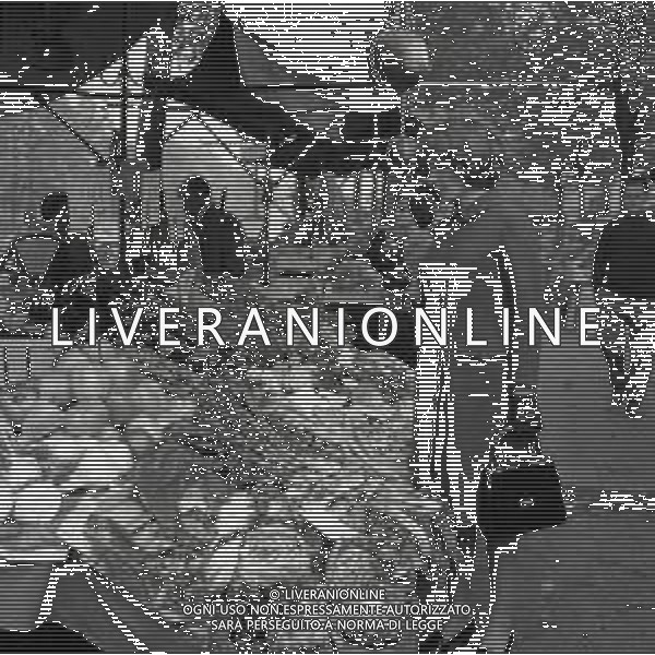 RETROSPETTIVA ORNELLA VANONI CANTANTE NELLA FOTO ORNELLA VANONI A MILANO NELL\'ANNO 1965 AG ALDO LIVERANI SAS