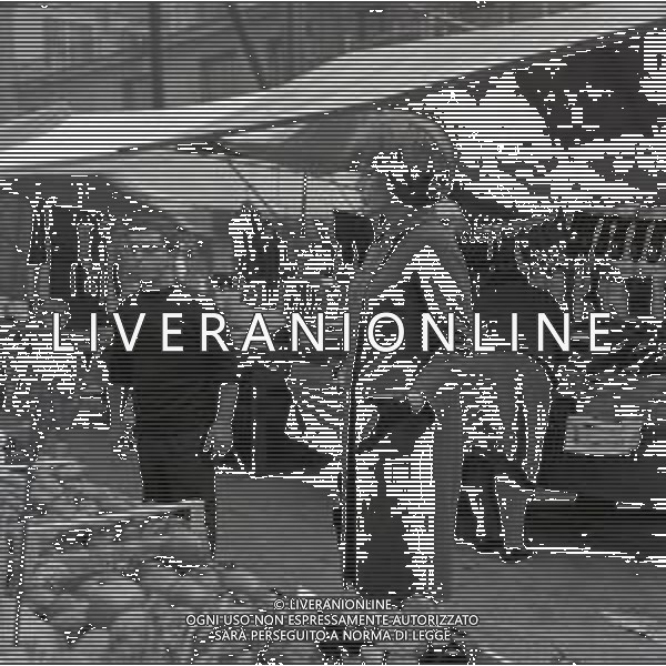 RETROSPETTIVA ORNELLA VANONI CANTANTE NELLA FOTO ORNELLA VANONI A MILANO NELL\'ANNO 1965 AG ALDO LIVERANI SAS