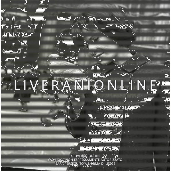 RETROSPETTIVA ORNELLA VANONI CANTANTE NELLA FOTO ORNELLA VANONI A MILANO NELL\'ANNO 1965 AG ALDO LIVERANI SAS