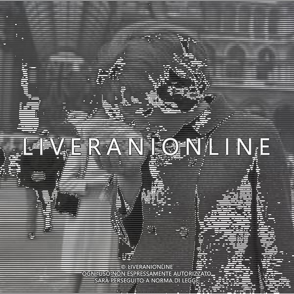 RETROSPETTIVA ORNELLA VANONI CANTANTE NELLA FOTO ORNELLA VANONI A MILANO NELL\'ANNO 1965 AG ALDO LIVERANI SAS