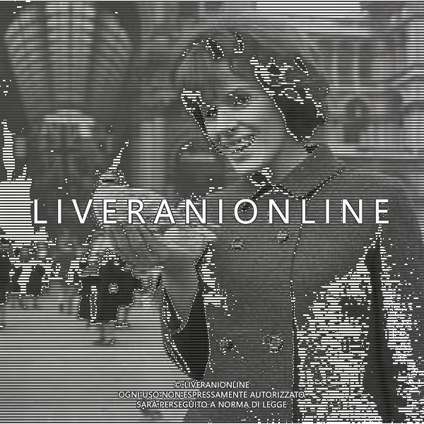 RETROSPETTIVA ORNELLA VANONI CANTANTE NELLA FOTO ORNELLA VANONI A MILANO NELL\'ANNO 1965 AG ALDO LIVERANI SAS