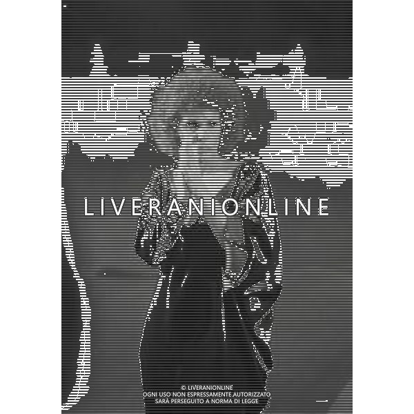 RETROSPETTIVA ORNELLA VANONI CANTANTE NELLA FOTO ORNELLA VANONI NELL\'ANNO 1984 A MILANO NELLA TRASMISSIONE TELEVISIVA “RISATISSIMA“ AG ALDO LIVERANI SAS