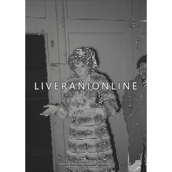 RETROSPETTIVA ORNELLA VANONI CANTANTE NELLA FOTO ORNELLA VANONI NELL\'ANNO 1972 A MILANO AL TEATRO LIRICO AG ALDO LIVERANI SAS 