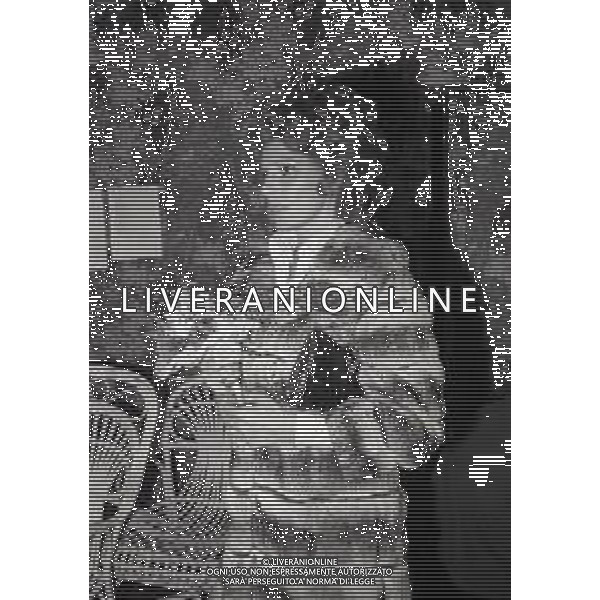 RETROSPETTIVA ORNELLA VANONI CANTANTE NELLA FOTO ORNELLA VANONI NELL\'ANNO 1972 A MILANO AL TEATRO LIRICO AG ALDO LIVERANI SAS 