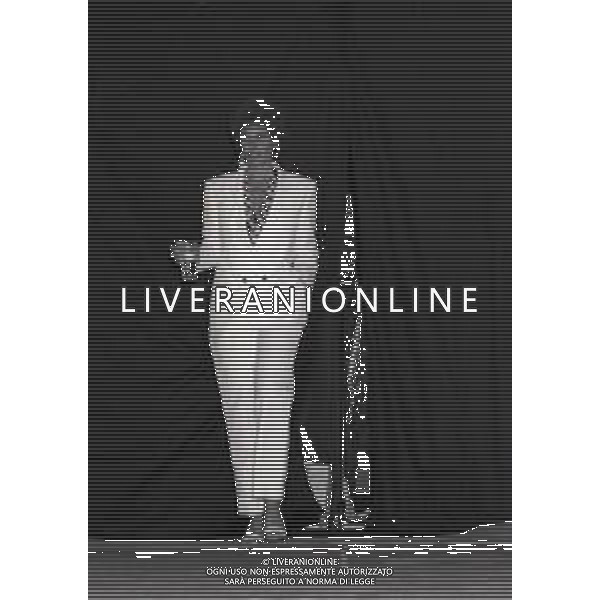 RETROSPETTIVA ORNELLA VANONI CANTANTE NELLA FOTO ORNELLA VANONI A MANTOVA NELL\'ANNO 1980 AG ALDO LIVERANI SAS  