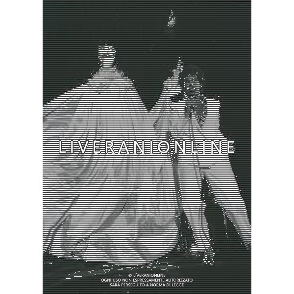 RETROSPETTIVA ORNELLA VANONI CANTANTE NELLA FOTO ORNELLA VANONI A MANTOVA NELL\'ANNO 1980 AG ALDO LIVERANI SAS  