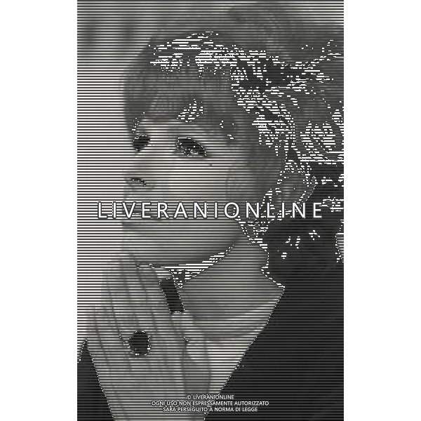 RETROSPETTIVA ORNELLA VANONI CANTANTE NELLA FOTO ORNELLA VANONI A ROMA NELL\'ANNO 1966 AG ALDO LIVERANI SAS