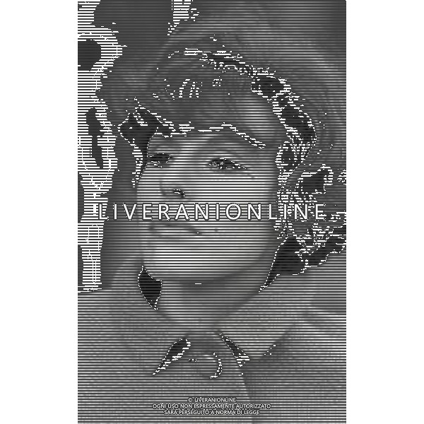 RETROSPETTIVA ORNELLA VANONI CANTANTE NELLA FOTO ORNELLA VANONI A ROMA NELL\'ANNO 1966 AG ALDO LIVERANI SAS