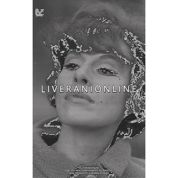RETROSPETTIVA ORNELLA VANONI CANTANTE NELLA FOTO ORNELLA VANONI A ROMA NELL\'ANNO 1966 AG ALDO LIVERANI SAS