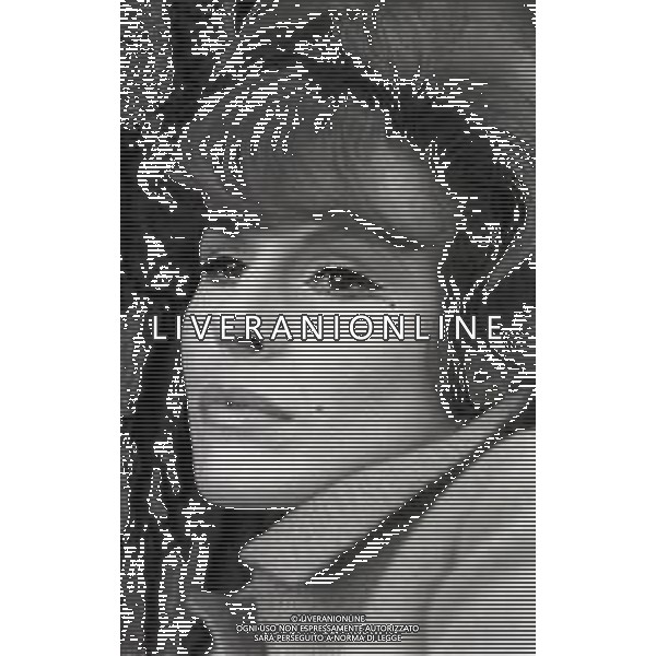 RETROSPETTIVA ORNELLA VANONI CANTANTE NELLA FOTO ORNELLA VANONI A ROMA NELL\'ANNO 1966 AG ALDO LIVERANI SAS
