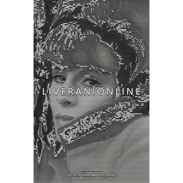 RETROSPETTIVA ORNELLA VANONI CANTANTE NELLA FOTO ORNELLA VANONI A ROMA NELL\'ANNO 1966 AG ALDO LIVERANI SAS
