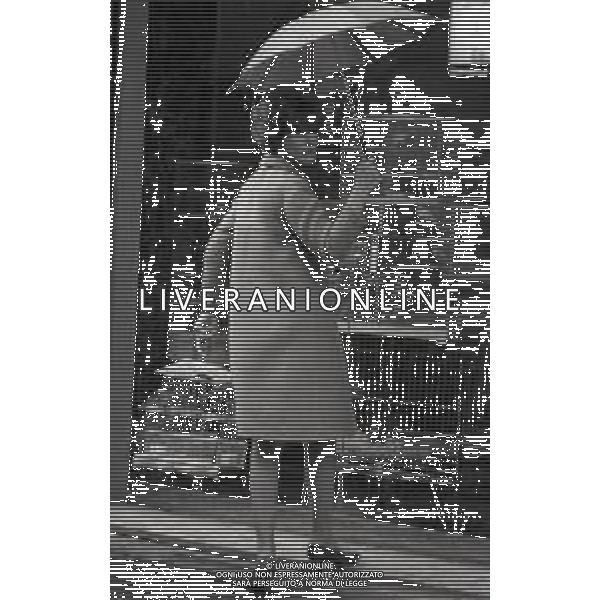 RETROSPETTIVA ORNELLA VANONI CANTANTE NELLA FOTO ORNELLA VANONI A ROMA NELL\'ANNO 1966 AG ALDO LIVERANI SAS