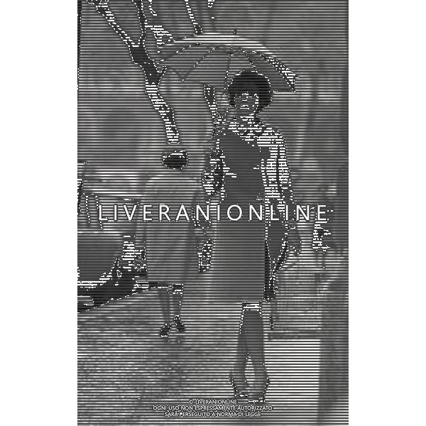 RETROSPETTIVA ORNELLA VANONI CANTANTE NELLA FOTO ORNELLA VANONI A ROMA NELL\'ANNO 1966 AG ALDO LIVERANI SAS