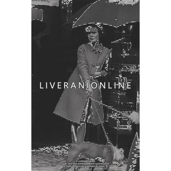 RETROSPETTIVA ORNELLA VANONI CANTANTE NELLA FOTO ORNELLA VANONI A ROMA NELL\'ANNO 1966 AG ALDO LIVERANI SAS