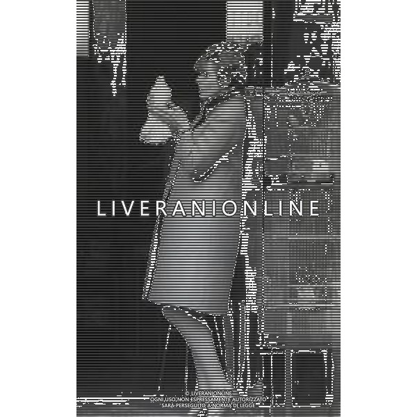 RETROSPETTIVA ORNELLA VANONI CANTANTE NELLA FOTO ORNELLA VANONI A ROMA NELL\'ANNO 1966 AG ALDO LIVERANI SAS