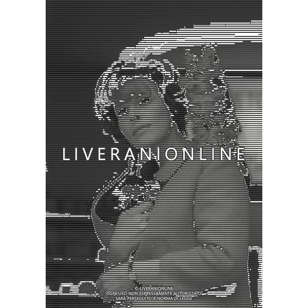 RETROSPETTIVA ORNELLA VANONI CANTANTE NELLA FOTO ORNELLA VANONI A ROMA NELL\'ANNO 1966 AG ALDO LIVERANI SAS