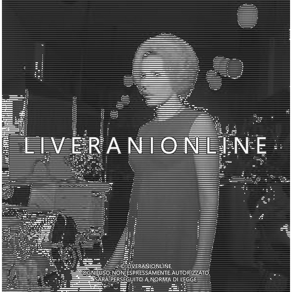 RETROSPETTIVA ORNALLA VANONI CANTANTE NELLA FOTO ORNELLA VANONI A MILANO IN UN NEGOZIO PREMAMAN NELL\'ANNO 1966 AG ALDO LIVERANI SAS  