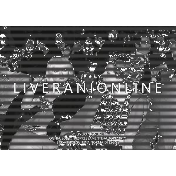 RETROSPETTIVA ORNELLA VANONI CANTANTE NELLA FOTO ORNELLA VANONI CON RITA PAVONE NELL\'ANNO 1974 A MILANO  AG ALDO LIVERANI SAS  