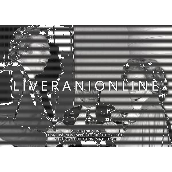 RETROSPETTIVA ORNELLA VANONI CANTANTE NELLA FOTO ORNELLA VANONI CON DANILO SABATINI NELL\'ANNO 1974 A MILANO  AG ALDO LIVERANI SAS  