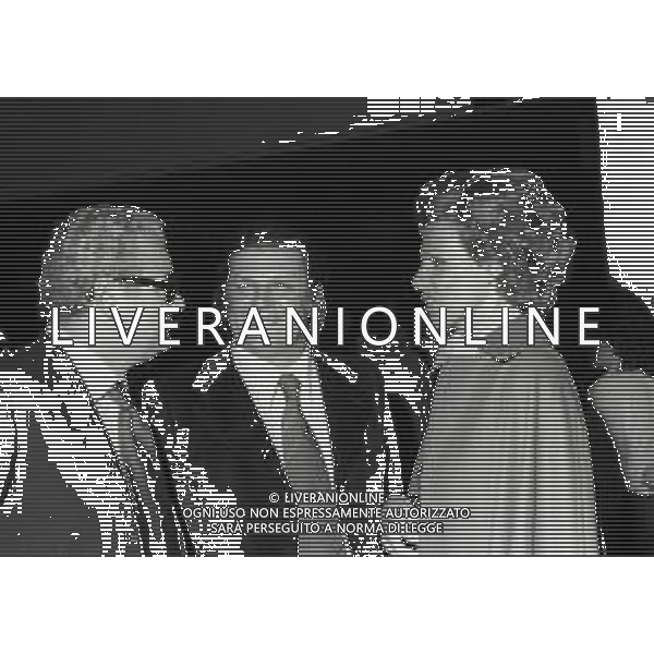 RETROSPETTIVA ORNELLA VANONI CANTANTE NELLA FOTO ORNELLA VANONI CON DANILO SABATINI NELL\'ANNO 1974 A MILANO  AG ALDO LIVERANI SAS  