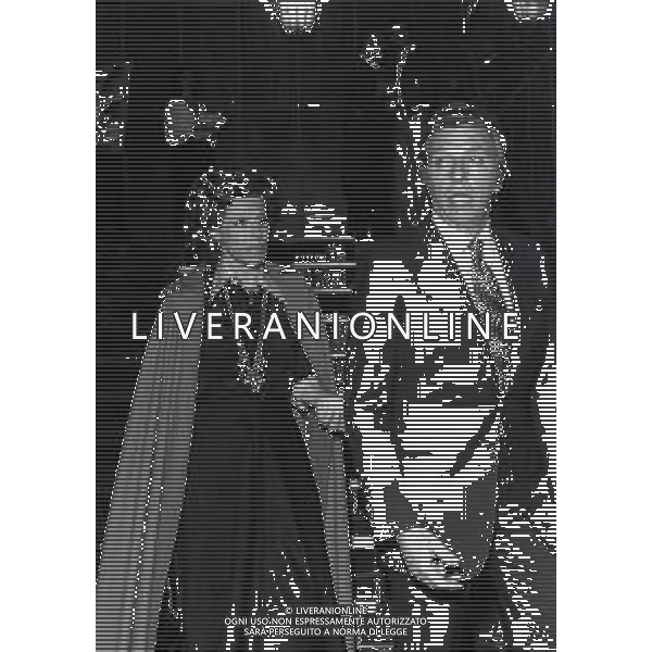 RETROSPETTIVA ORNELLA VANONI CANTANTE NELLA FOTO ORNELLA VANONI CON DANILO SABATINI NELL\'ANNO 1974 A MILANO  AG ALDO LIVERANI SAS  