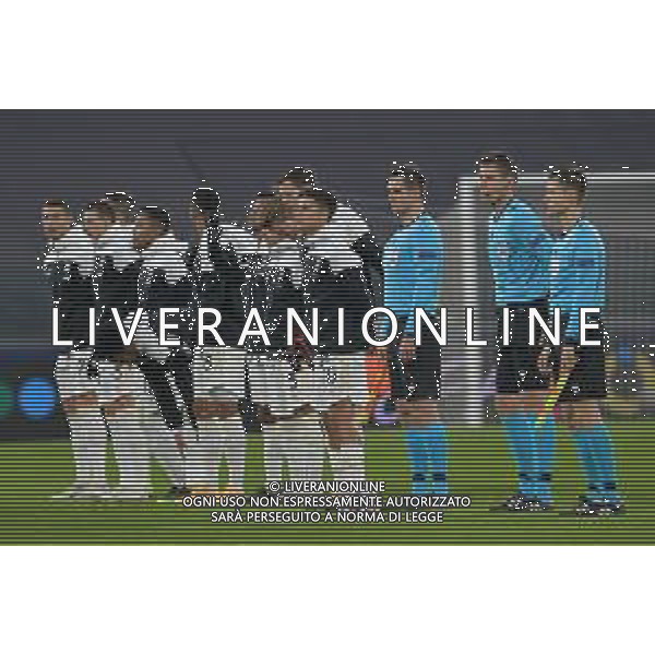 ©Falzone/Agenzia Aldo Liverani Torino 24.11.2020 Stadio Allianz Stadium Juventus vs Ferencvaros TC Champions League 2020/2021 Gruppo G Giornata 4 di 6 Nella foto : Schieramento Juventus in formazione con Paulo Dybala capitano, terna arbitrale ©Falzone/AGENZIA ALDO LIVERANI SAS
