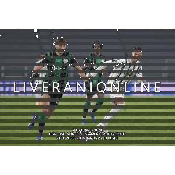 ©Falzone/Agenzia Aldo Liverani Torino 24.11.2020 Stadio Allianz Stadium Juventus vs Ferencvaros TC Champions League 2020/2021 Gruppo G Giornata 4 di 6 Nella foto : Lasha Dvali-Cristiano Ronaldo ©Falzone/AGENZIA ALDO LIVERANI SAS