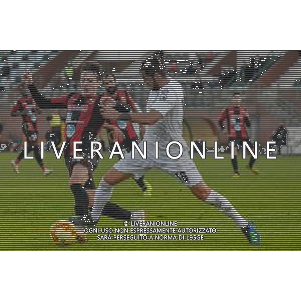 Lucchese vs Albinoleffe - Campionato di Calcio Serie C - Lega Pro 2020/2021, 25 novembre 2020 Lucca, Italia Nella foto: il fallo di Mihai Gusu (Albinoleffe) su Andrea Adamoli (Lucchese) che trae in errore l\'arbitro per la concessione del rigore all\'Albinoleffe @LM/Fabio Fagiolini AG ALDO LIVERANI SAS