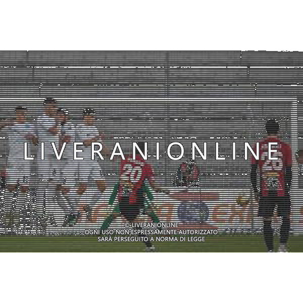 Lucchese vs Albinoleffe - Campionato di Calcio Serie C - Lega Pro 2020/2021, 25 novembre 2020 Stadio Comunale &#34;Porta Elisa&#34;, Lucca, Italia Nella foto: Maikol Benassi (Lucchese) su punizione realizza il terzo gol della Lucchese @LM/Fabio Fagiolini AG ALDO LIVERANI SAS