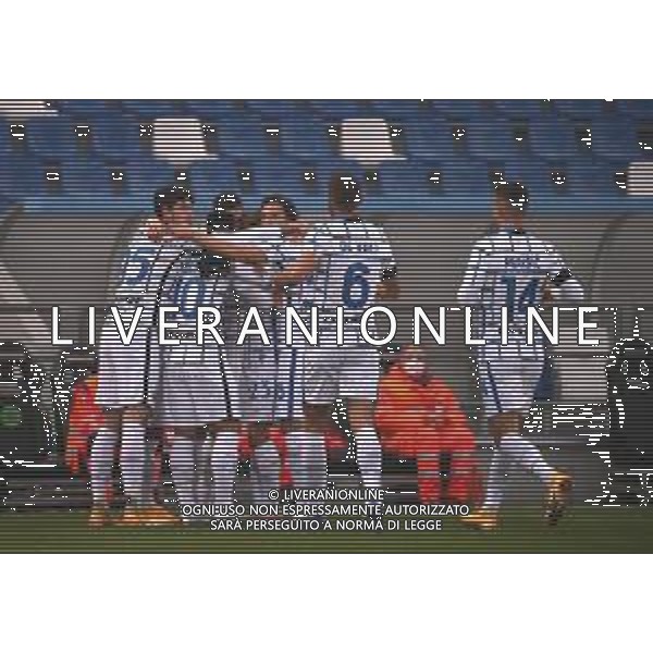 SASSUOLO - INTER CAMPIONATO CALCIO SERIE A TIM 28.11.2020 NELLA FOTO ABBRACCIO ESULTANZA INTER DOPO L\'AUTOGOL CHIRICHES ©SANTANDREA/ AGENZIA ALDO LIVERANI SAS