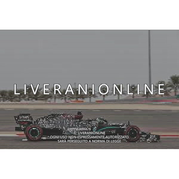 Lewis Hamilton (GBR) Mercedes AMG F1 W11. 28.11.2020. Formula 1 World Championship, Rd 15, Bahrain Grand Prix, Sakhir, Bahrain, Qualifying Day. - www.xpbimages.com, EMail: requests@xpbimages.com © Copyright: Moy / XPB Images/ AGENZIA ALDO LIVERANI SAS - ITALY ONLY EDITORIAL USE ONLY