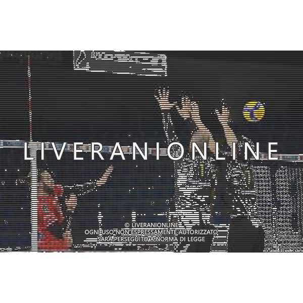 Cucine Lube Civitanova vs NBV Verona - Volleyball Italian Serie A Men Superleague Championship 2020/2021, 28 November 2020 Palasport Eurosuole Forum, civitanova marche, Italy Photo showing: Spike of Hadrava Jan (Cucine Lube Civitanova) and block of Kaziyski Matey (Nbv Verona) Caneschi Edoardo (Nbv Verona) @LM/Roberto Bartomeoli AG ALDO LIVERANI SAS