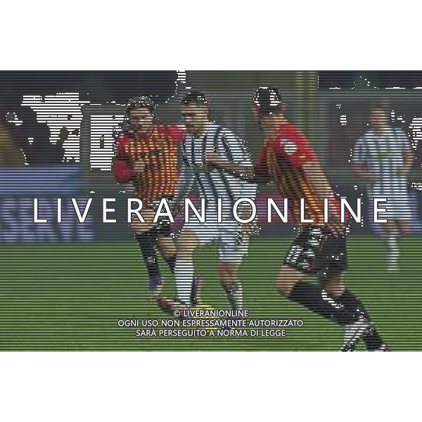 BENEVENTO - JUVENTUS CAMPIONATO CALCIO SERIE A TIM 28.11.2020 NELLA FOTO AARON RAMSEY, PERPARIM HETEMAY ©MOSCA / AGENZIA ALDO LIVERANI SAS