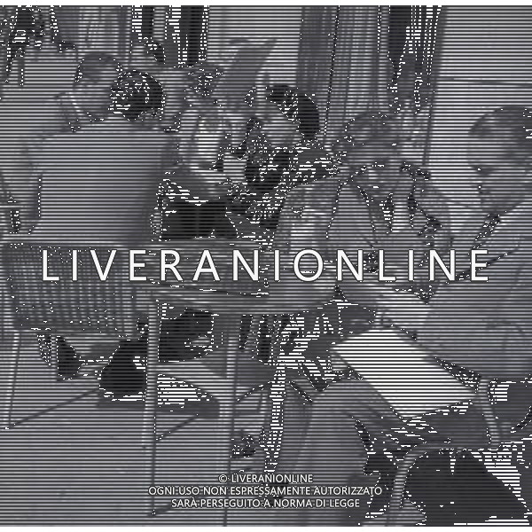 RETROSPETTIVA MYRIAM PETACCI O MARIA DI SAN SERVOLO ATTRICE E SORELLA DI CLARETTA PETACCI NELLA FOTO MYRIAM PETACCI CON IL GIORNALISTA NATOLI A ROMA NELL\'ANNO 1952 AG ALDO LIVERANI SAS