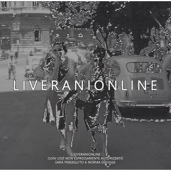 RETROSPETTIVA MYRIAM PETACCI O MARIA DI SAN SERVOLO ATTRICE E SORELLA DI CLARETTA PETACCI NELLA FOTO MYRIAM PETACCI PER LE VIE DI ROMA IN NELL\'ANNO 1953 AG ALDO LIVERANI SAS