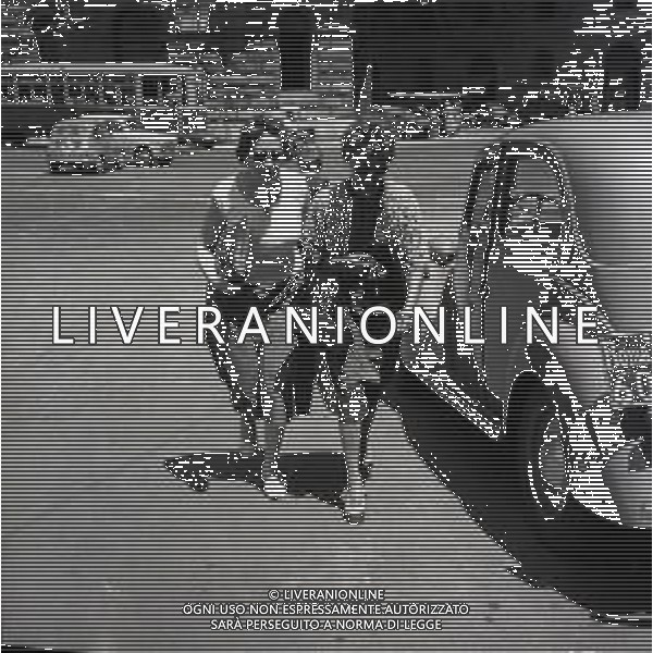 RETROSPETTIVA MYRIAM PETACCI O MARIA DI SAN SERVOLO ATTRICE E SORELLA DI CLARETTA PETACCI NELLA FOTO MYRIAM PETACCI PER LE VIE DI ROMA IN NELL\'ANNO 1953 AG ALDO LIVERANI SAS