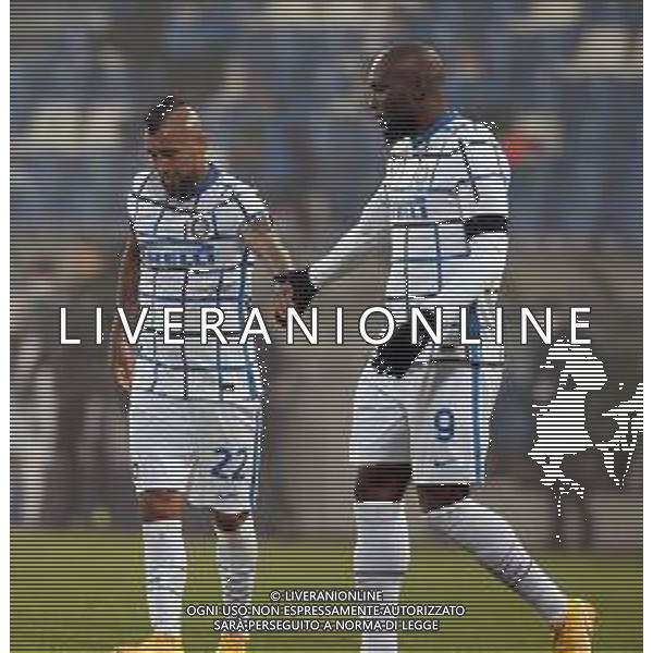 SASSUOLO - INTER CAMPIONATO CALCIO SERIE A TIM 28.11.2020 NELLA FOTO ARTURO VIDAL CON ROMELU LUKAKU ©SANTANDREA / AGENZIA ALDO LIVERANI SAS