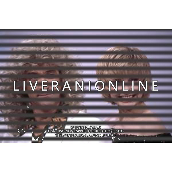 LORELLA CUCCARINI, ballerina e conduttrice italiana. Nella foto nel 1990 trasmissione televisiva \' PAPERISSIMA \' con Ezio Greggio ©ARCHIVIO/AGENZIA ALDO LIVERANI SAS