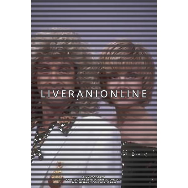 LORELLA CUCCARINI, ballerina e conduttrice italiana. Nella foto nel 1990 trasmissione televisiva \' PAPERISSIMA \' con Ezio Greggio ©ARCHIVIO/AGENZIA ALDO LIVERANI SAS
