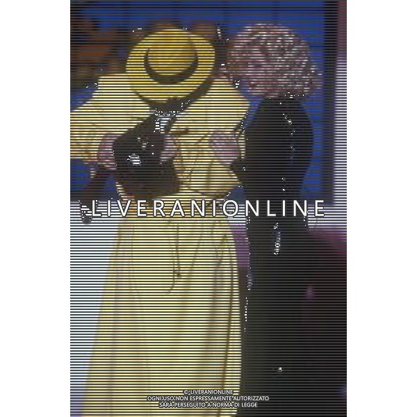 LORELLA CUCCARINI, ballerina e conduttrice italiana. Nella foto nel 1991 trasmissione televisiva \' PAPERISSIMA \' con Ezio Greggio nella parodia di Dick Tracy ©ARCHIVIO/AGENZIA ALDO LIVERANI SAS