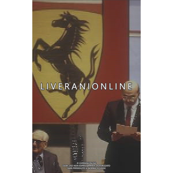 RETROSPETTIVA BETTINO CRAXI POLITICO NELLA FOTO BETTINO CRAXI CON IL CAVALIERE ENZO FERRARI NELL\'ANNO 1984 NELLA SEDE DI MARANELLO DELLA FERRARI AG ALDO LIVERANI SAS