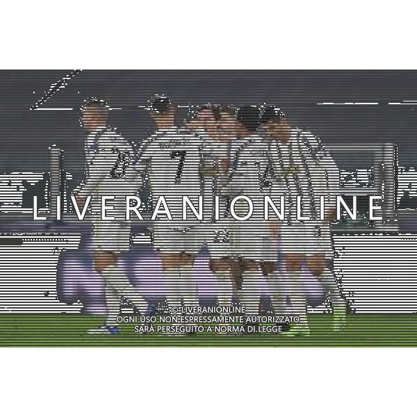Torino 02.12.2020 Stadio Allianz Stadium ©Viganti/Agenzia Aldo Liverani Juventus vs Dinamo Kiev Champions League 2020/2021 Gruppo G Giornata 5 di 6 Nella foto: esultanza juventus dopo il gol di federico chiesa ©Viganti / AGENZIA ALDO LIVERANI SAS