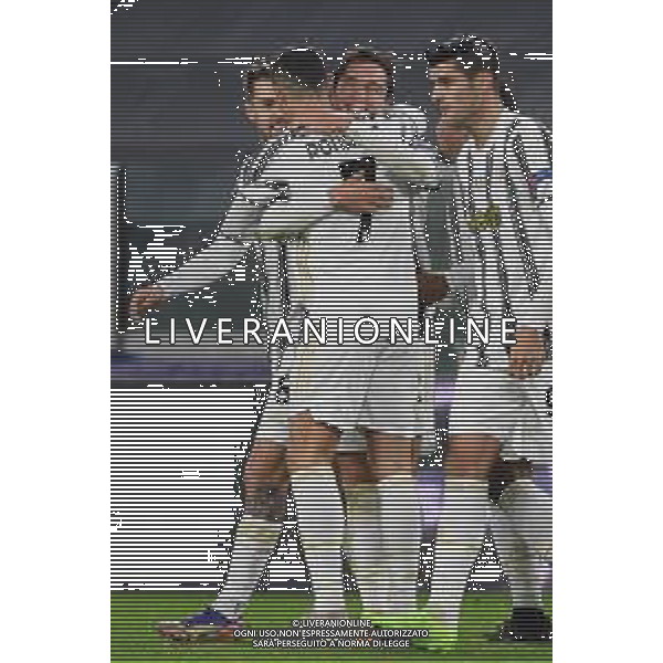 Torino 02.12.2020 Stadio Allianz Stadium ©Viganti/Agenzia Aldo Liverani Juventus vs Dinamo Kiev Champions League 2020/2021 Gruppo G Giornata 5 di 6 Nella foto: esultanza juventus dopo il gol di federico chiesa con cristiano ronaldo ©Viganti / AGENZIA ALDO LIVERANI SAS
