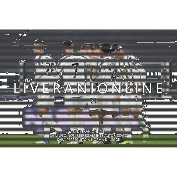 Torino 02.12.2020 Stadio Allianz Stadium ©Viganti/Agenzia Aldo Liverani Juventus vs Dinamo Kiev Champions League 2020/2021 Gruppo G Giornata 5 di 6 Nella foto: esultanza juventus dopo il gol federico chiesa ©Viganti / AGENZIA ALDO LIVERANI SAS