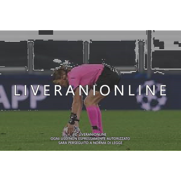 Torino 02.12.2020 Stadio Allianz Stadium ©Viganti/Agenzia Aldo Liverani Juventus vs Dinamo Kiev Champions League 2020/2021 Gruppo G Giornata 5 di 6 Nella foto: stephanie frappart primo arbitro donna in champions league ©Viganti / AGENZIA ALDO LIVERANI SAS