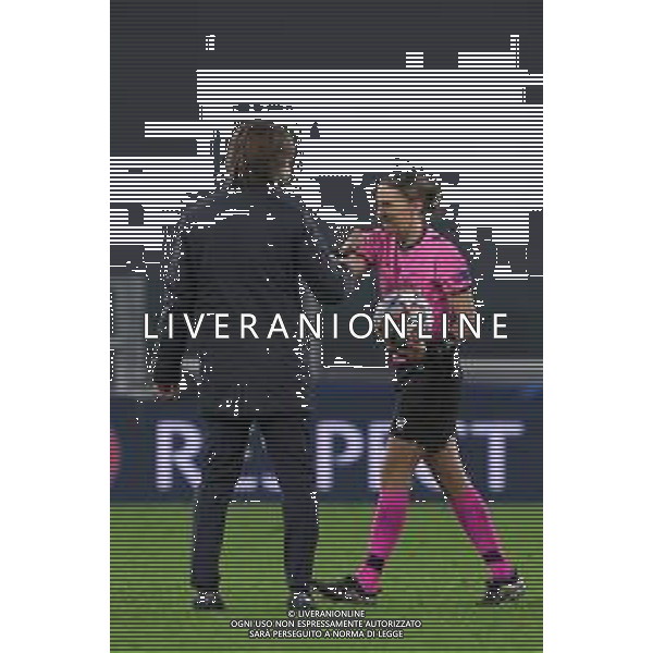 Torino 02.12.2020 Stadio Allianz Stadium ©Viganti/Agenzia Aldo Liverani Juventus vs Dinamo Kiev Champions League 2020/2021 Gruppo G Giornata 5 di 6 Nella foto: stephanie frappart primo arbitro donna in champions league saluta andrea pirlo a fine gara ©Viganti / AGENZIA ALDO LIVERANI SAS